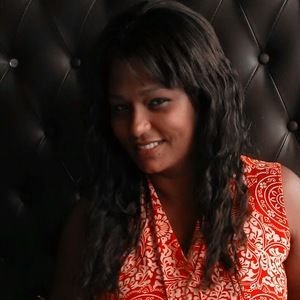 Meet your Posher, Damaris